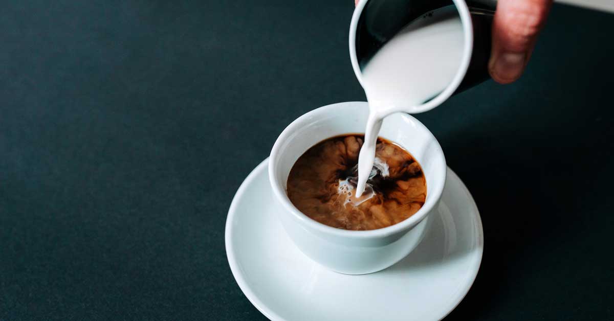 Drinking morning coffee after breakfast improves metabolic control